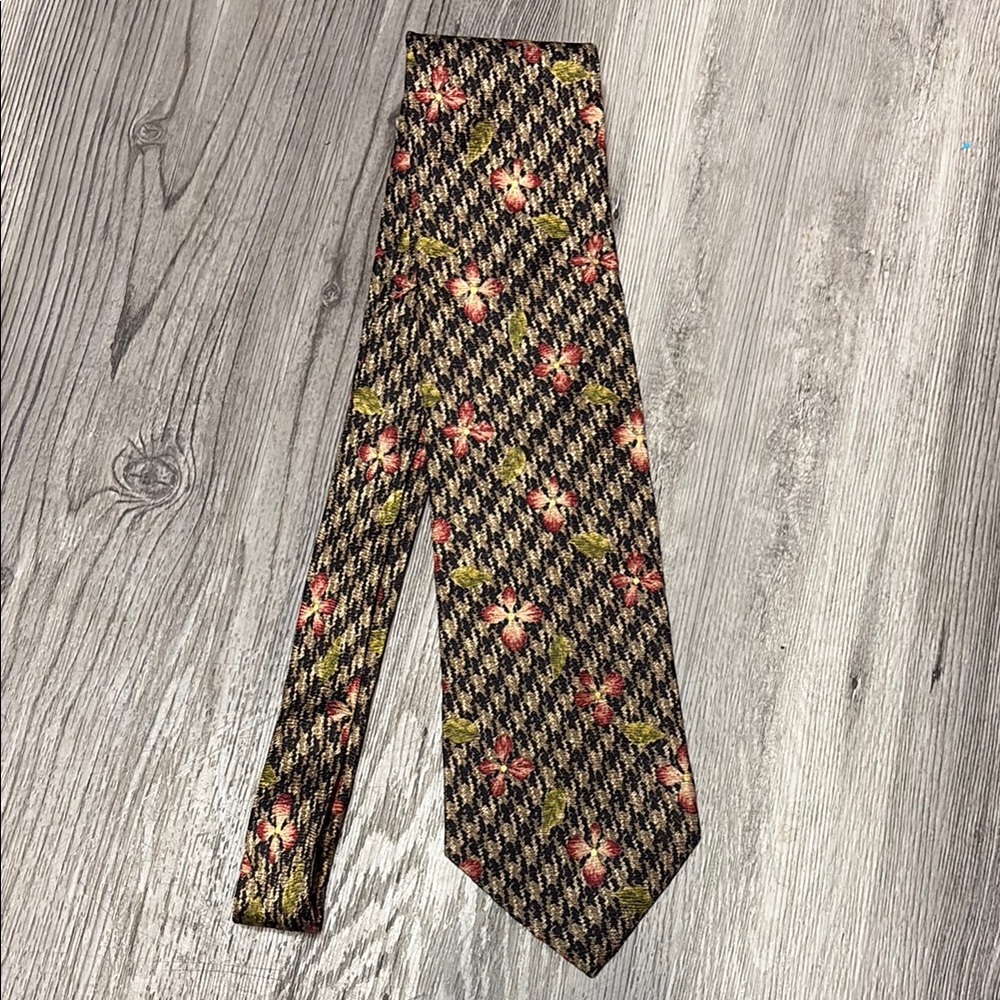 Dion collection Floral Patterned silk Tie in Brown and Red